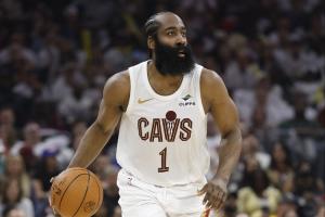 破心魔！骑士末节逆转赢球 福斯特吹罚哈登季后赛战绩来到3胜15负最新头条