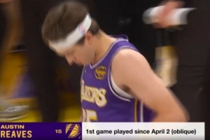 此前缺席9场！首节还剩5分43秒里夫斯替补登场 本赛季季后赛首秀赛事报道